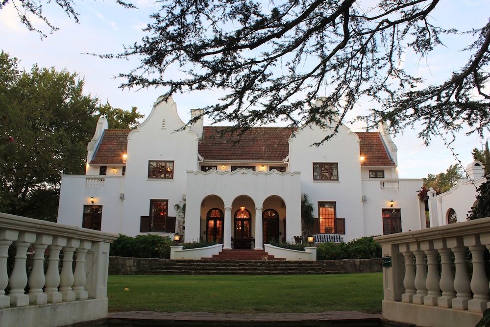 Le Jardin Villa — 4-Star Luxury Hotel in Stellenbosch, South Africa