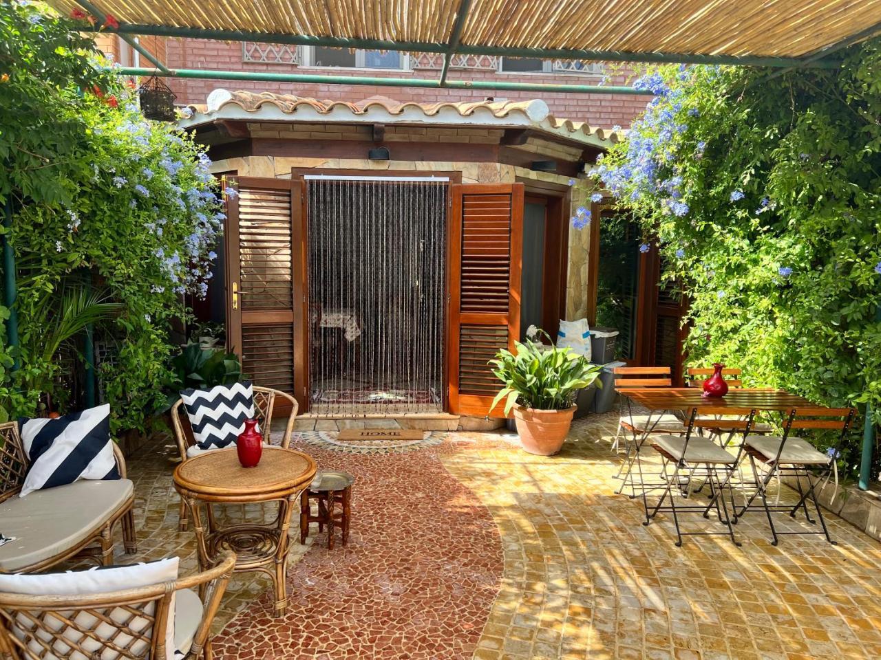 La Casetta Tra Laguna E Mare Poetto in Cagliari, Italy