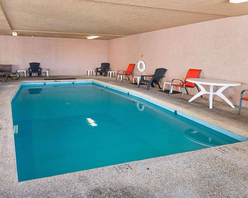Econo Lodge San Angelo - photo 15