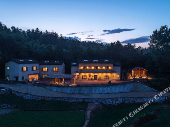 Longing Life Mushroom House Hostel — 4-Star Luxury Hotel in Hangzhou, People's Republic of China