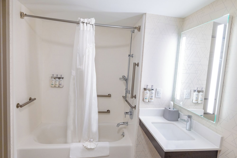 Holiday Inn Express Hotel of Neptune by IHG - photo 72