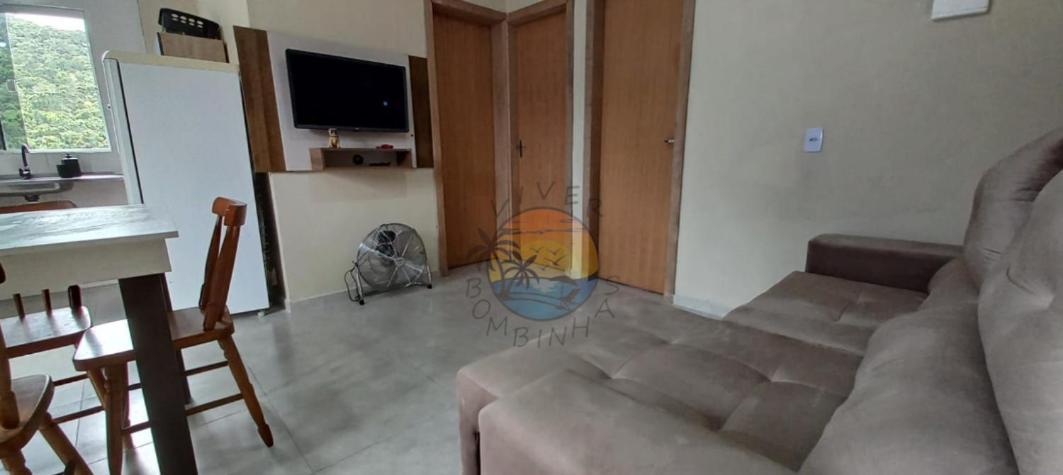 Apartamento Com 2 Quartos Próximo a Comércio em Geral