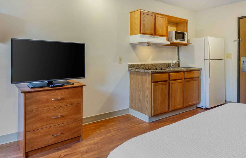 WoodSpring Suites Fayetteville West - photo 15