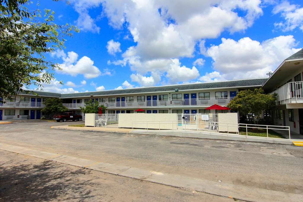 Motel 6 Kingsville TX - photo 6