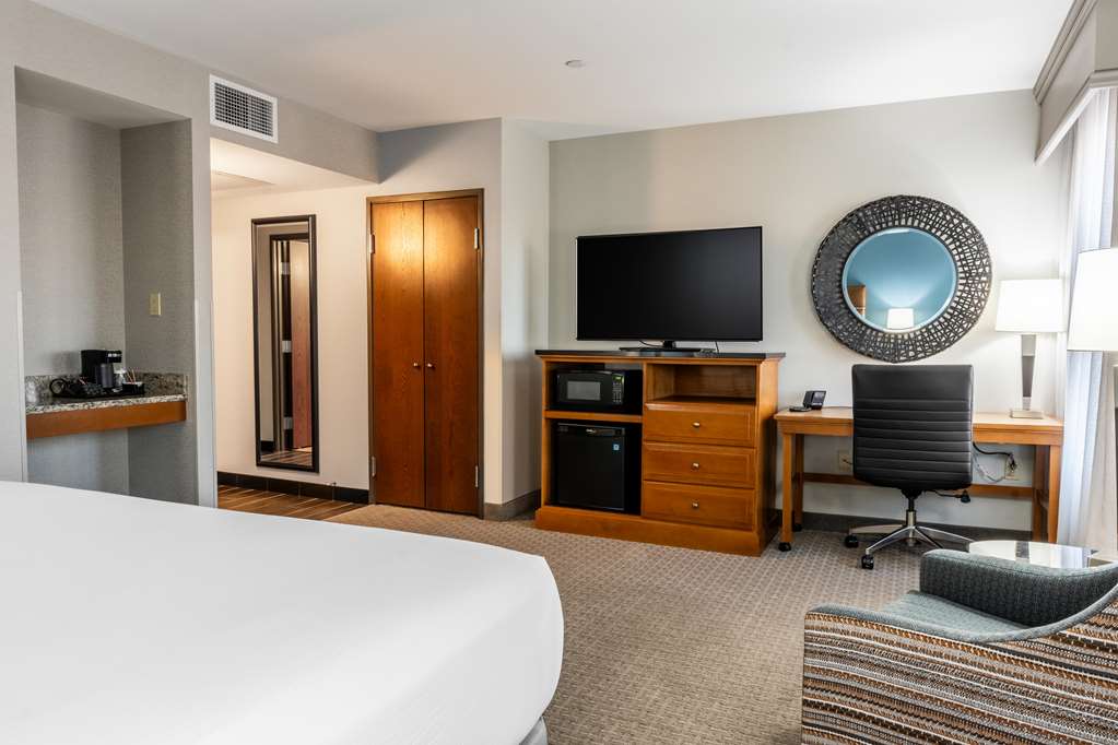 Drury Plaza Hotel Broadview Wichita - photo 40