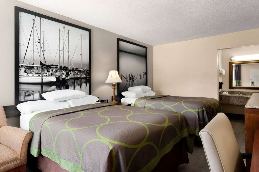 Super 8 by Wyndham Gulfport Airport NW Near Biloxi - photo 18