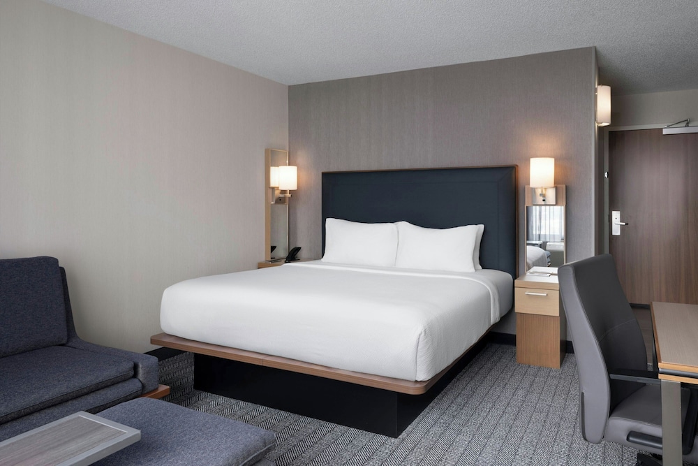 Courtyard by Marriott Charlotte City Center - photo 7