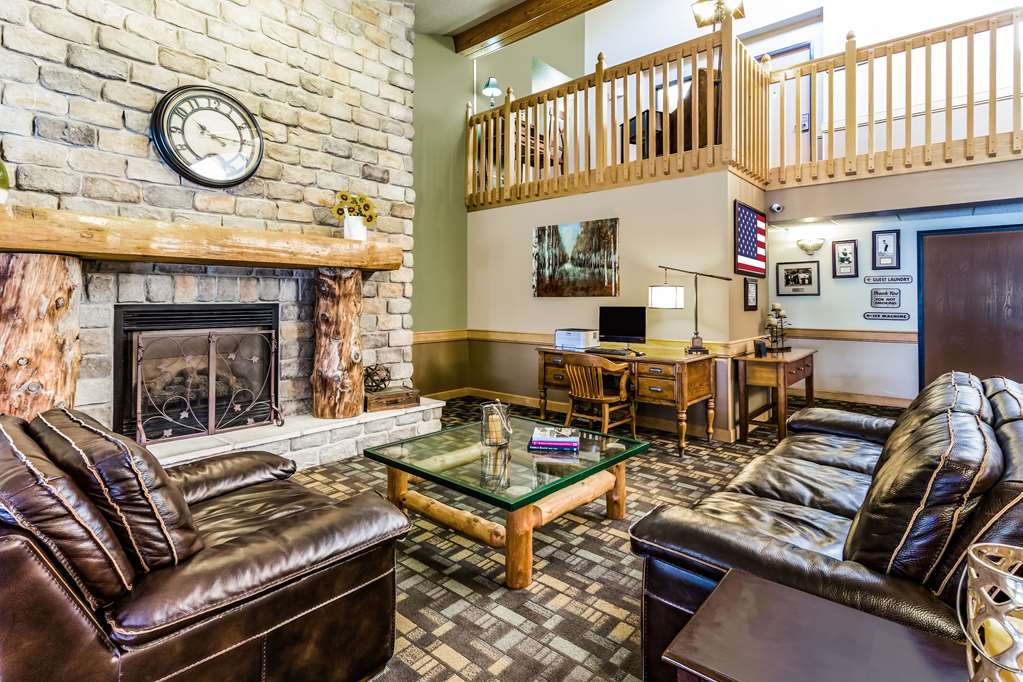 AmericInn by Wyndham Hampton - photo 4