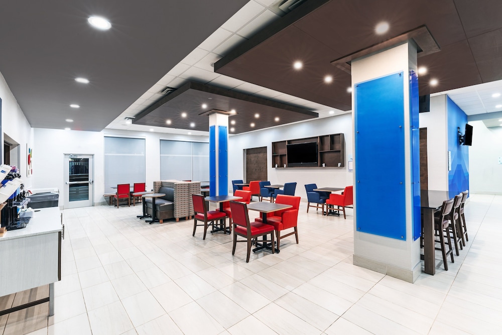 Holiday Inn Express And Suites Dalhart - photo 10