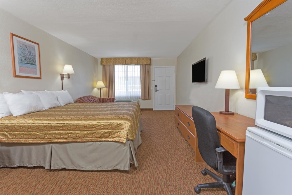 Motel 6 San Diego CA Southbay - photo 11