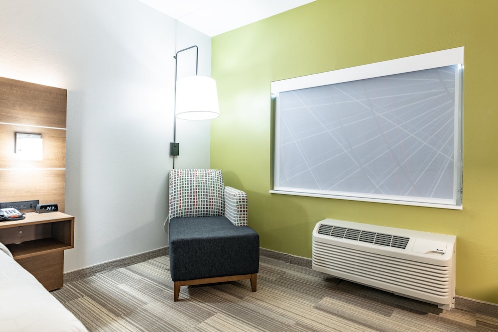 Holiday Inn Express & Suites Moundsville by IHG - photo 26