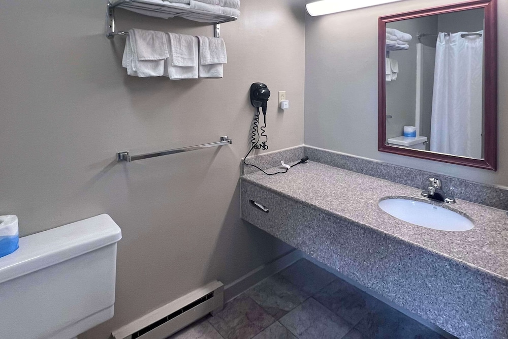 Rodeway Inn & Suites Hershey Chocolate Avenue - photo 28