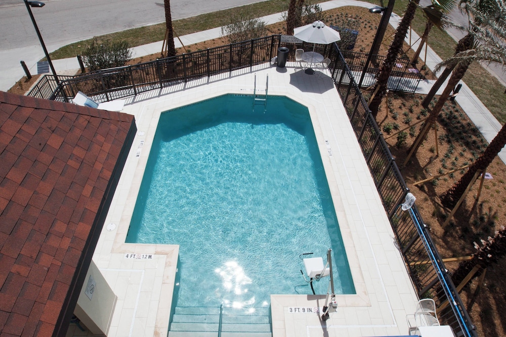Fairfield Inn & Suites by Marriott Clearwater Beach - photo 17
