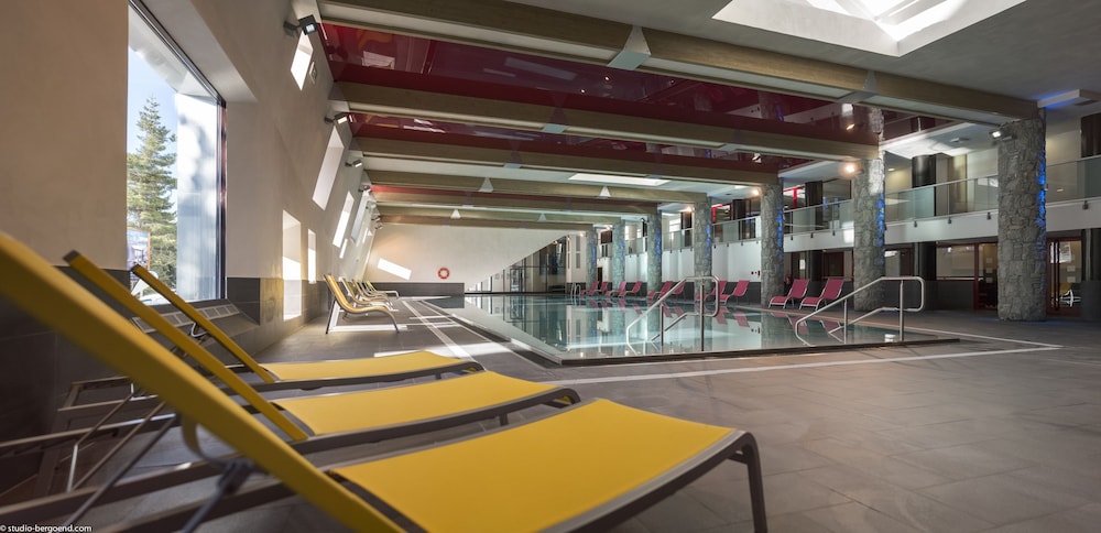 Résidence Boutique Le Centaure — 5-Star Luxury Hotel in Magland, France