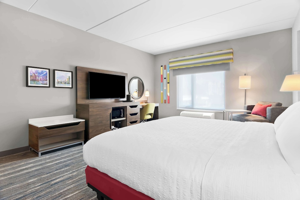 Hampton Inn & Suites by Hilton Chicago Medical District UIC - photo 11