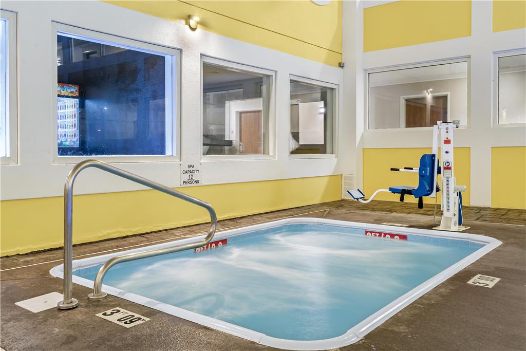 Best Western Lakewinds - photo 42