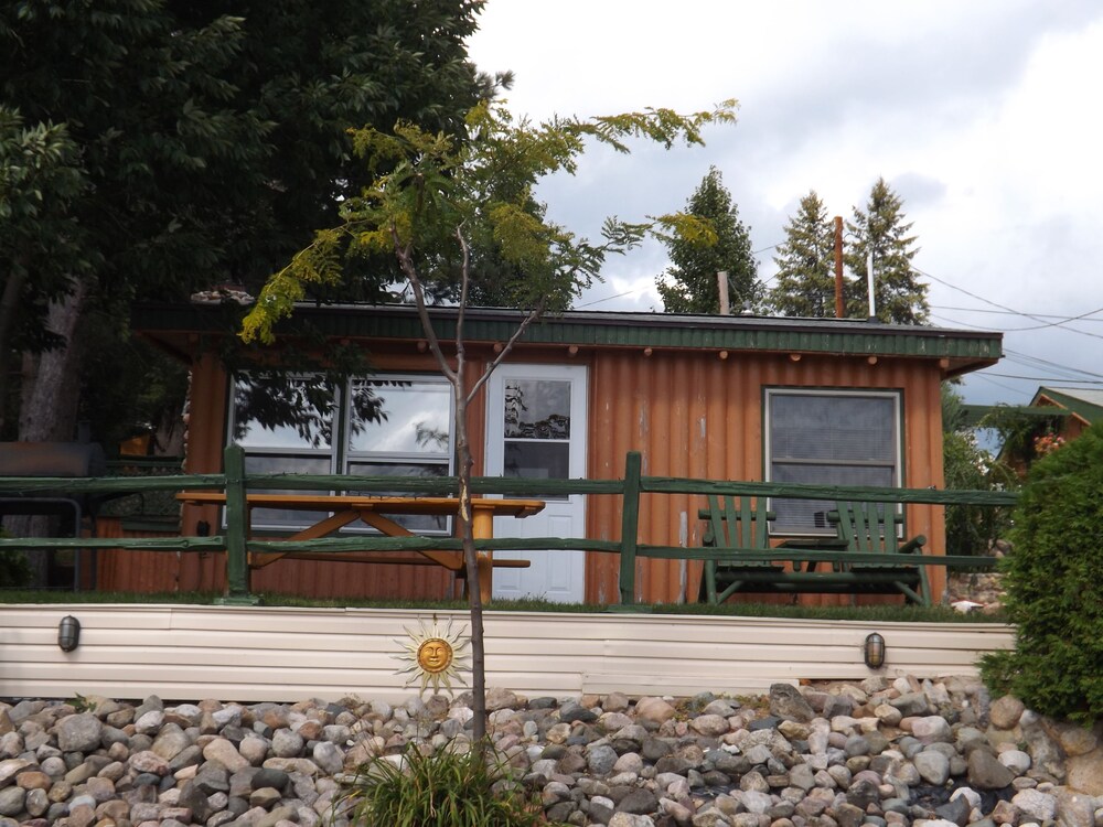 Crooked Lake Resort Cabin 4 - photo 45