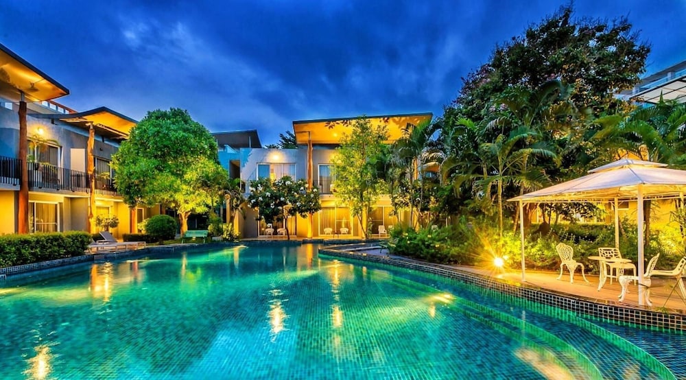 Paeva Luxury Serviced Residence SHA by ZUZU — 4-Star Luxury Hotel in Bangkok, Thailand