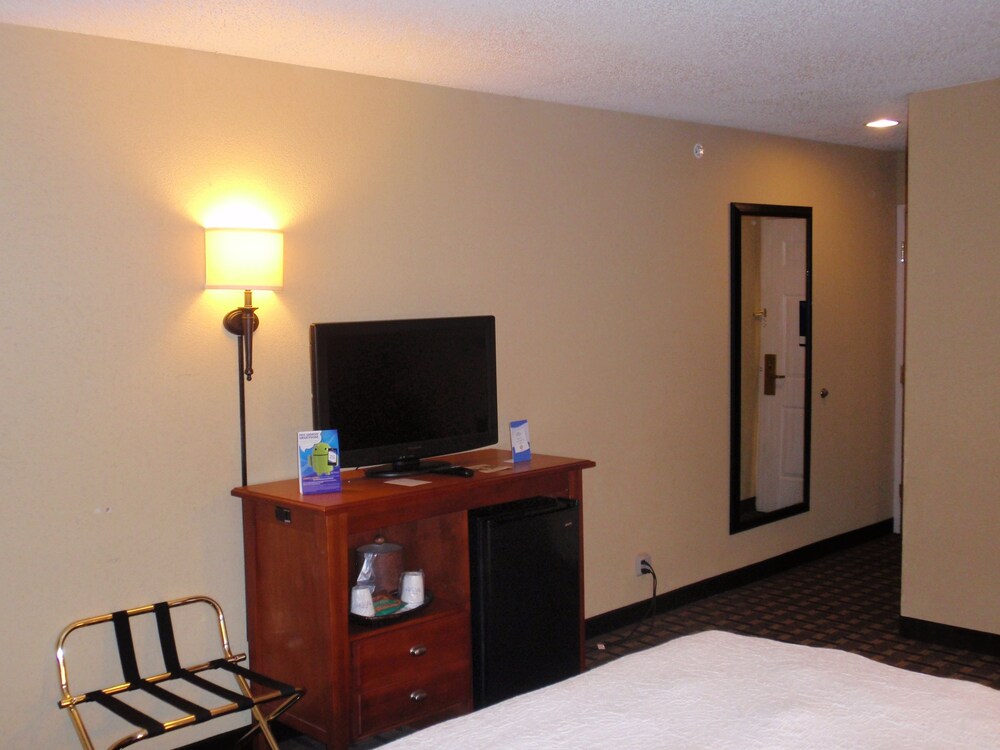 Baymont by Wyndham Lewisville - photo 16