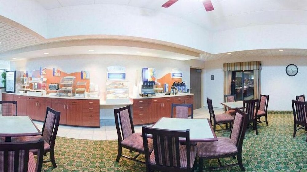 Baymont Inn and Suites Findlay - photo 15