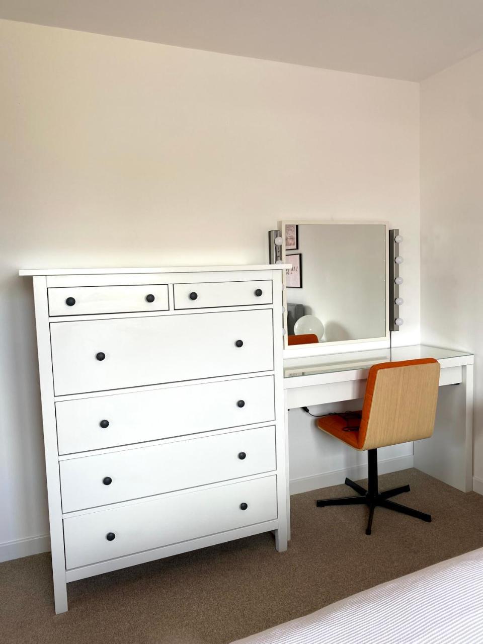 Bright 2 bedroom apartment with parking in Montrose — 4-Star Luxury Hotel in Montrose, United Kingdom