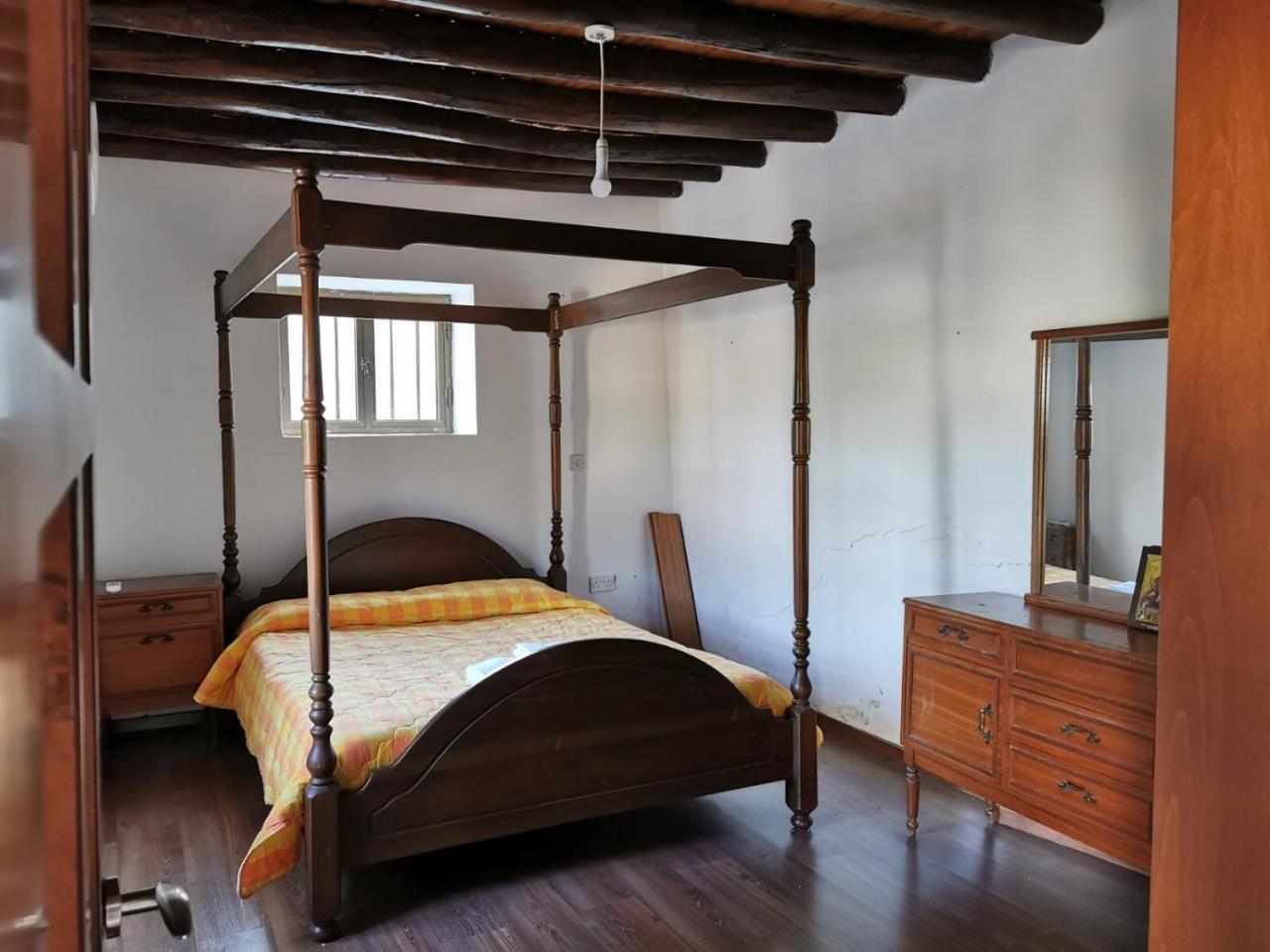 Romanos Villa