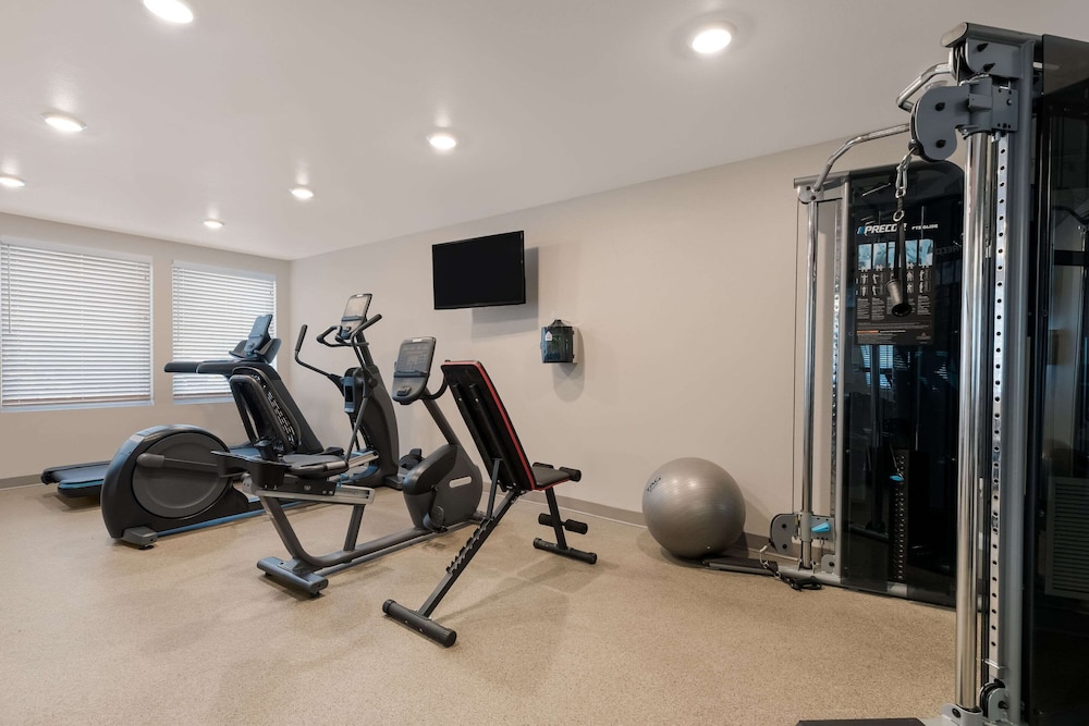 WoodSpring Suites Phoenix Deer Valley - photo 19