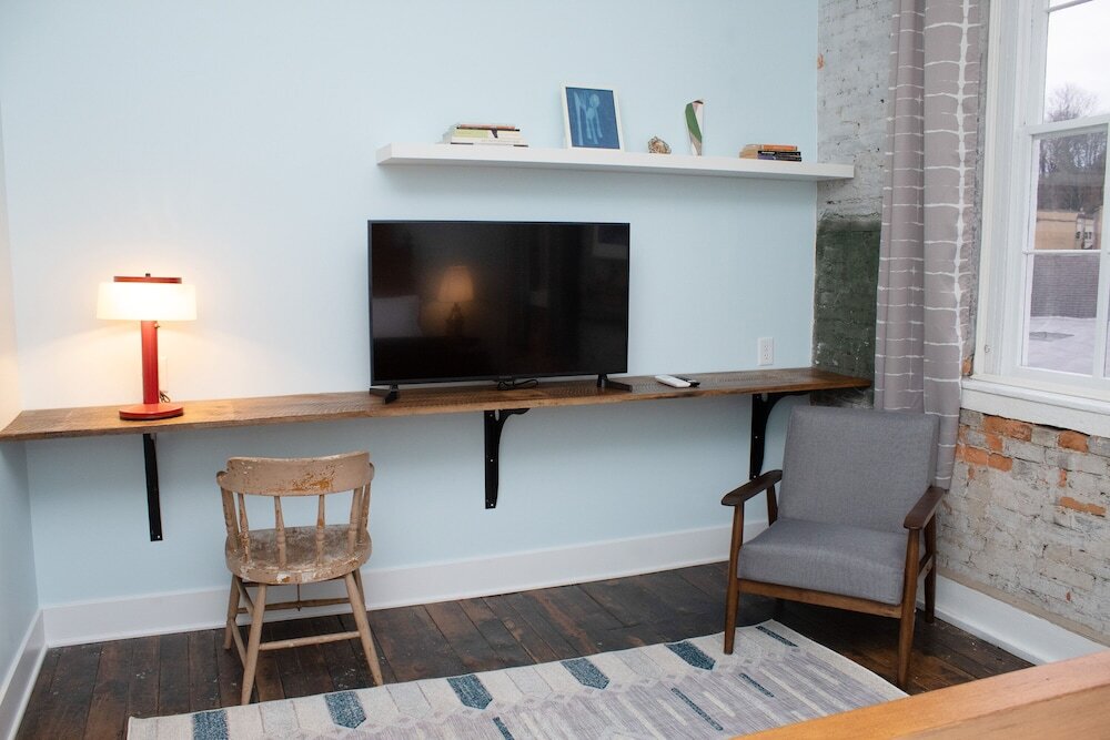 Bischoff Inn Former 1870 Furniture Factory Now 5 Room Boutique Hotel - photo 10
