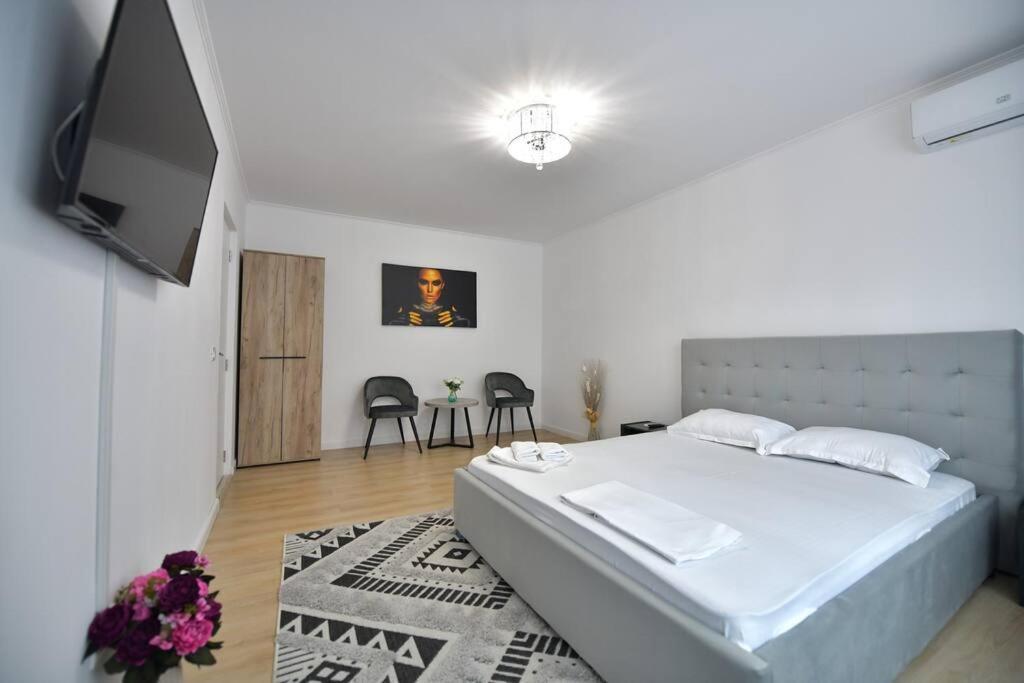 Luxury Studio M Romancierilor — 4-Star Luxury Hotel in Bucharest, Romania