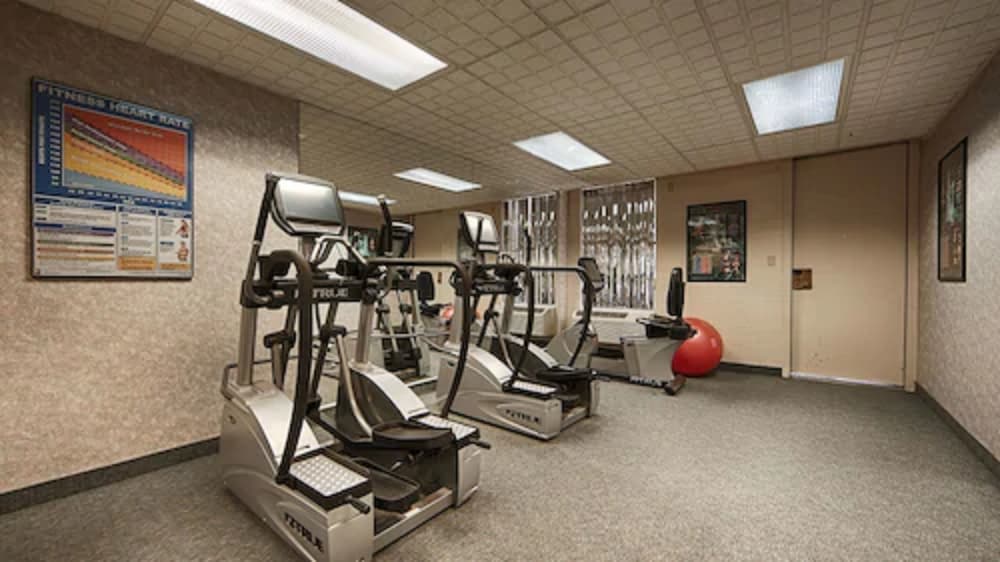 University Place Hotel & Conference Center - photo 24