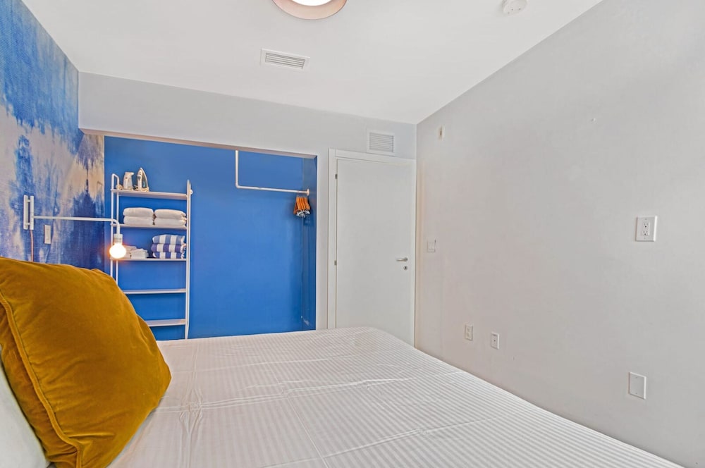 Roami at 250 Collins - photo 11