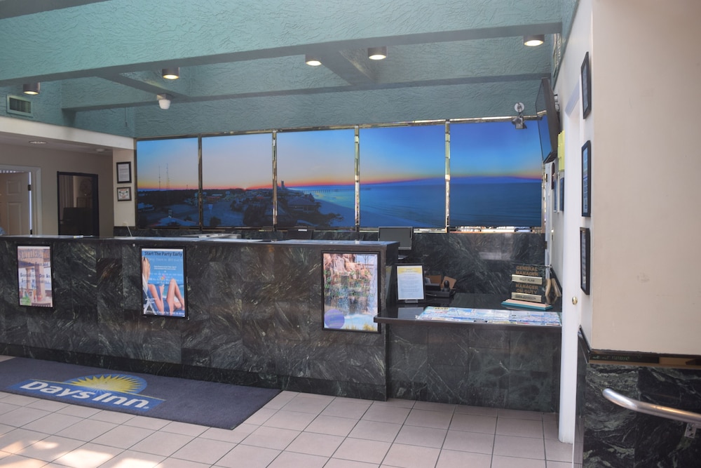 Days Inn by Wyndham Panama City Beach Beachfront Resort - photo 2