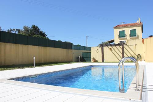 Chalé da Malvarosa — hotel in Atouguia Da Baleia