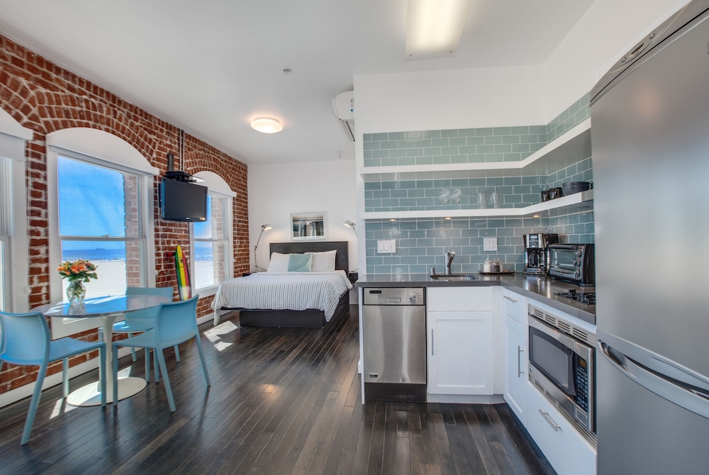 Venice Breeze Suites - photo 21