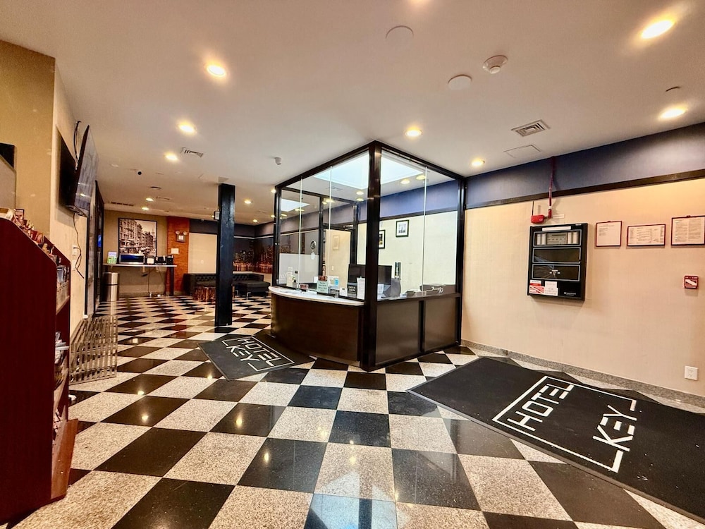 Hotel Key LaGuardia Airport - photo 14