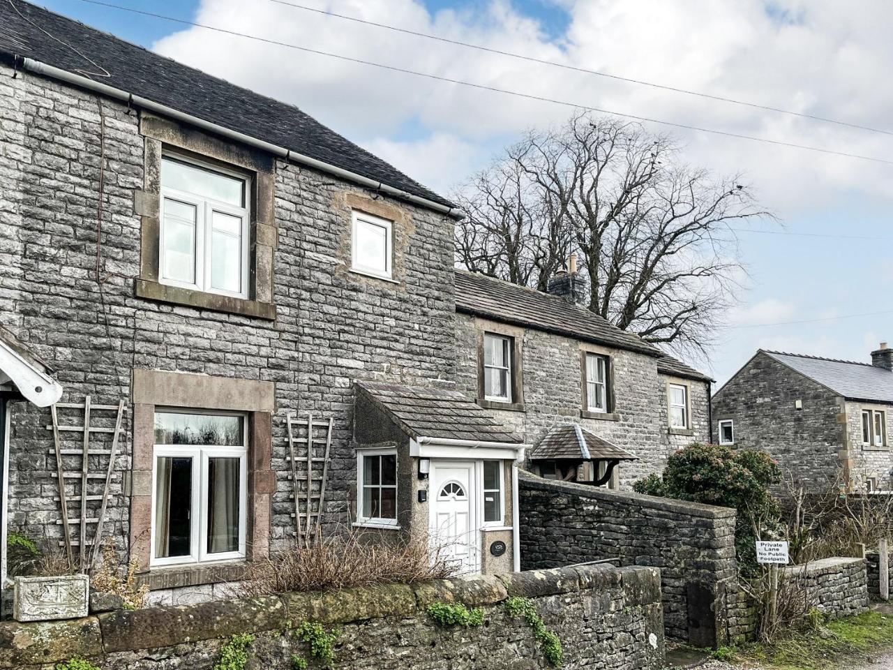 Lindum Cottage — 4-Star Luxury Hotel in Bakewell, United Kingdom