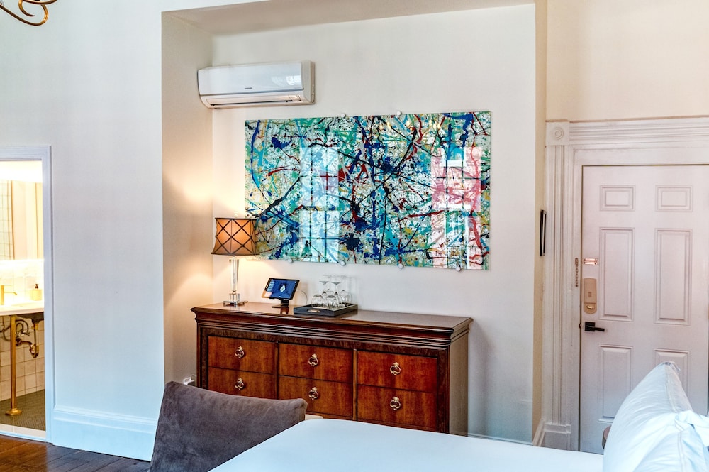 The Dwight D Hotel - photo 23
