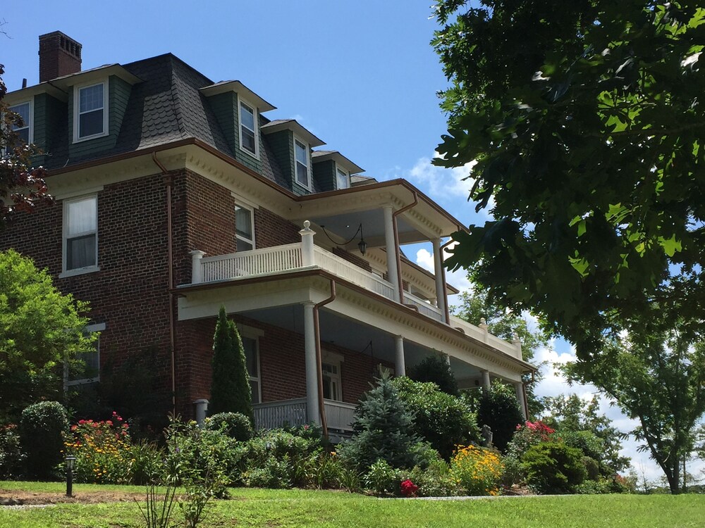 The Reynolds Mansion - photo 45
