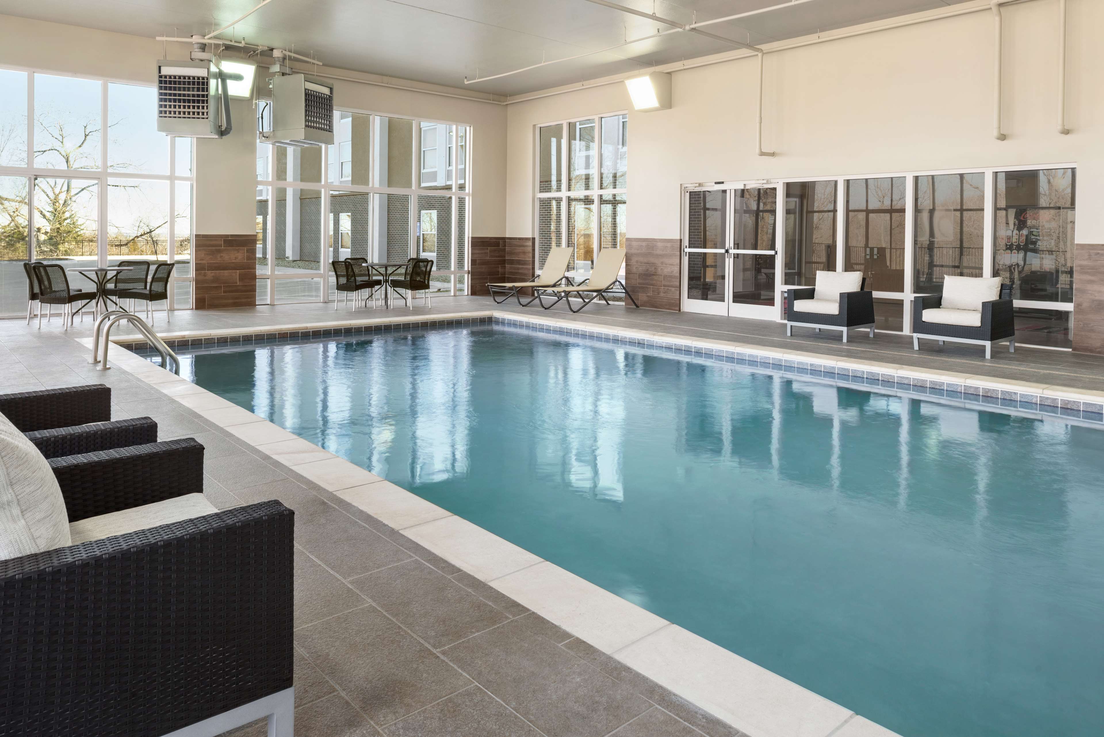 Hampton Inn Lawrence - photo 7