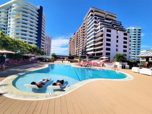 Luxury Beach Resort Hora Rentals in Miami Beach, United States