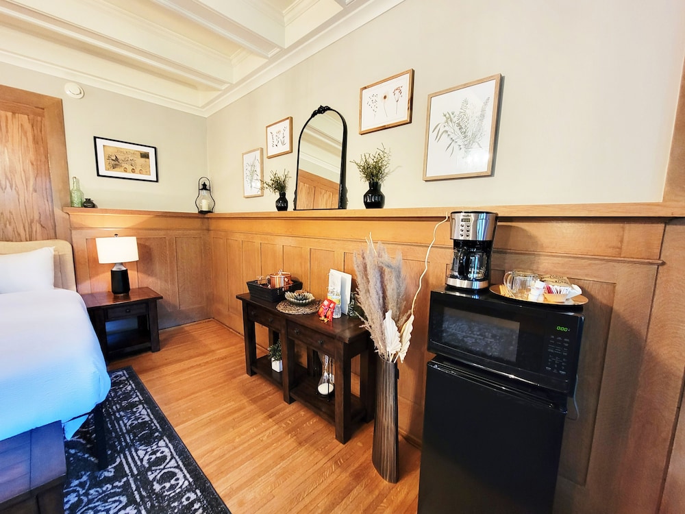 Historic GG Barnum Mansion by Heirloom Boutique Collection - photo 68