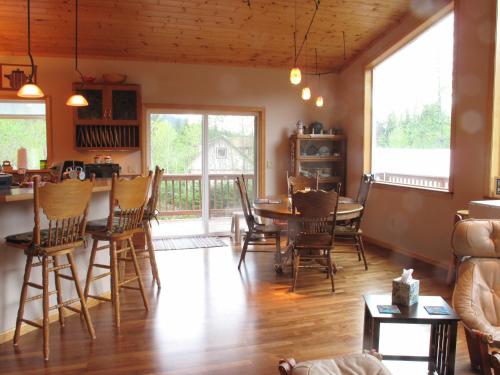 Glacier Creek Lodging - photo 8