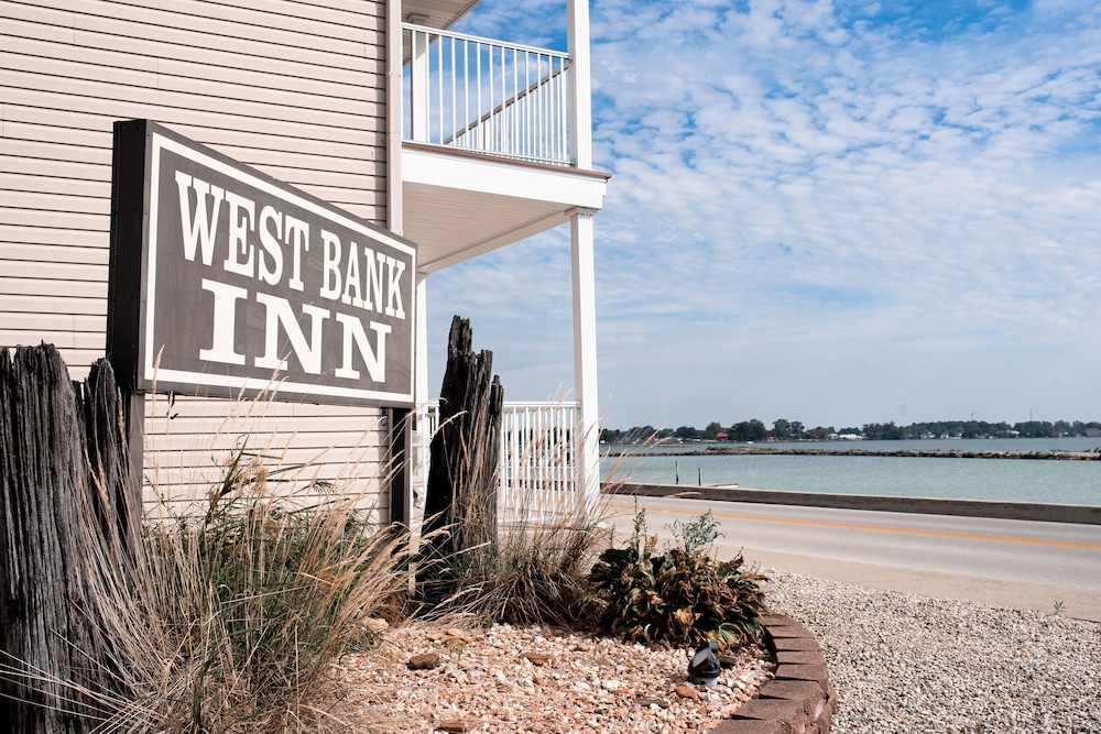 West Bank Inn - photo 14