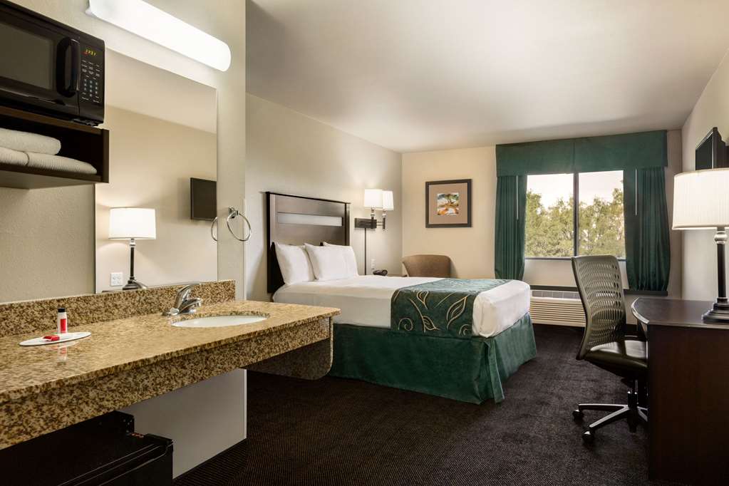 Travelodge by Wyndham Santa Teresa - photo 10