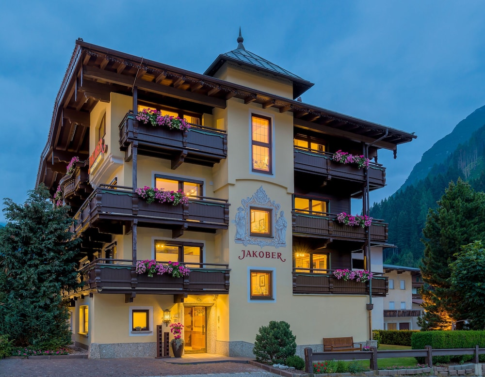 Hotel Garni Jakober in Tux, Austria