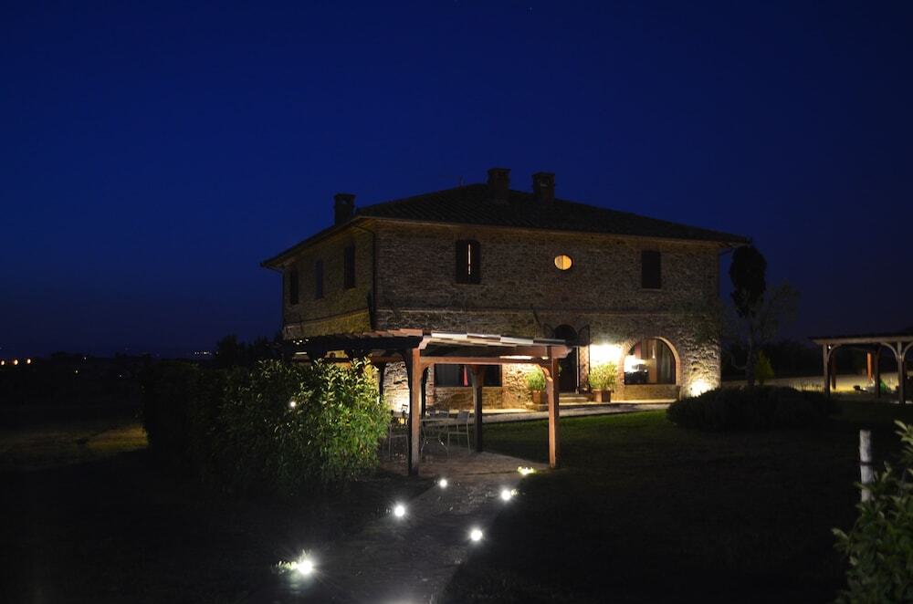 Podere Molinaccio — 4-Star Luxury Hotel in Panicale, Italy