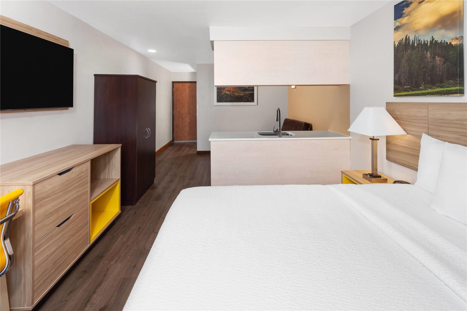 Days Inn & Suites by Wyndham Spokane Airport Airway Heights - photo 20
