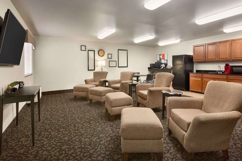 Travelodge by Wyndham Santa Teresa - photo 2