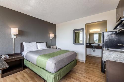 Concorde Inn Suites Pekin - photo 15