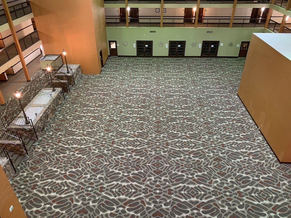 Clarion Hotel & Suites Conference Center Memphis Airport - photo 21